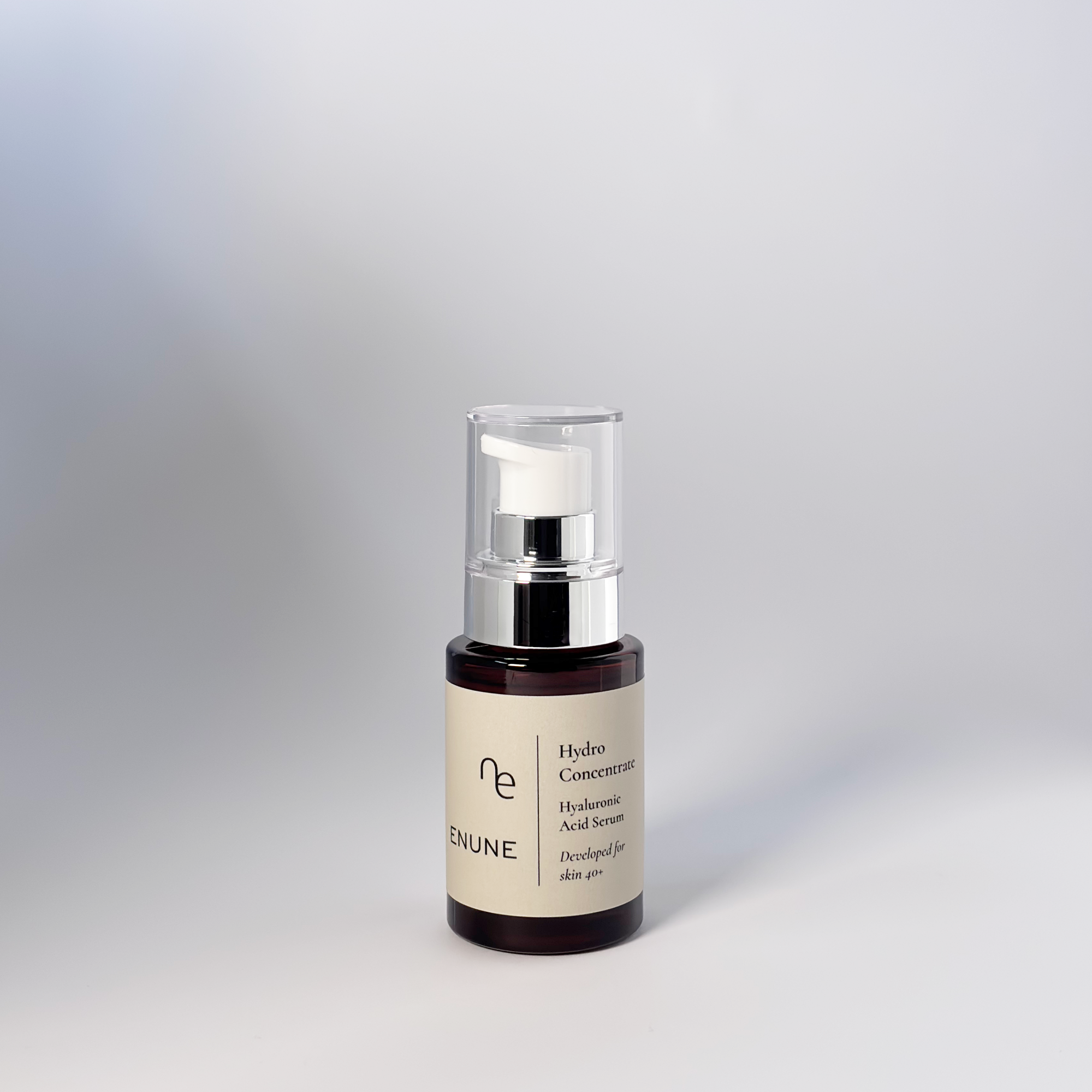 ENUNE Serum Übersicht, Glasflasche mit Naturkosmetik für Haut ab 40